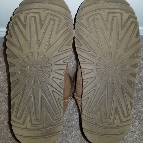 Very Nice UGG Bailey Botton Boots Twin Face - Picture 6 of 6